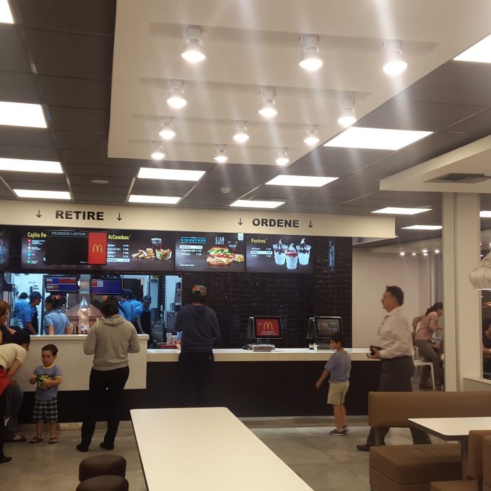 Mc Donald's Samborondon4